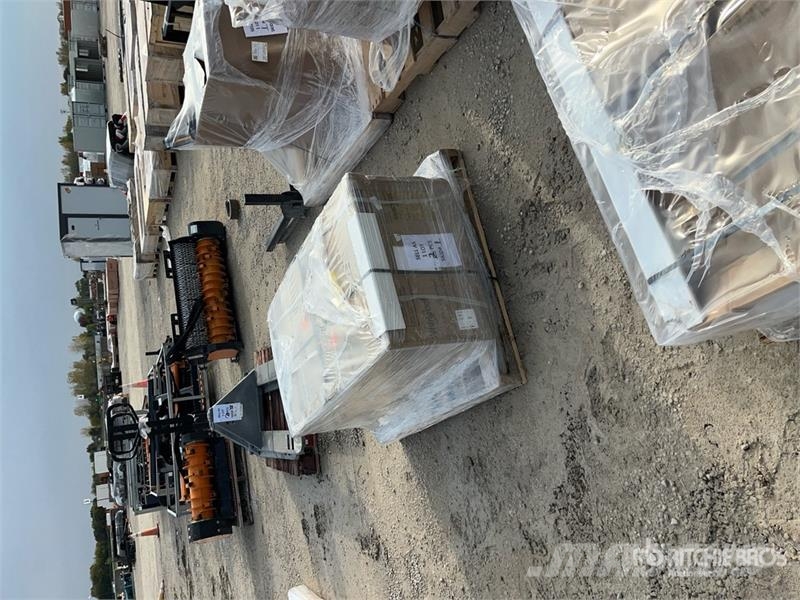 Quantity of (2) Whirlpool Air Conditioner Equipos de fundido