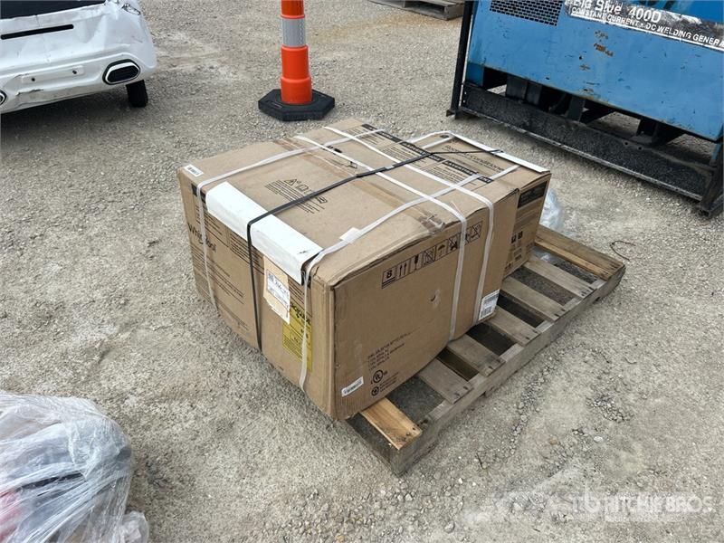 Quantity of (2) Whirlpool 10000/6000 BTU Air Condi Dispositivi di riscaldamento / scongelamento