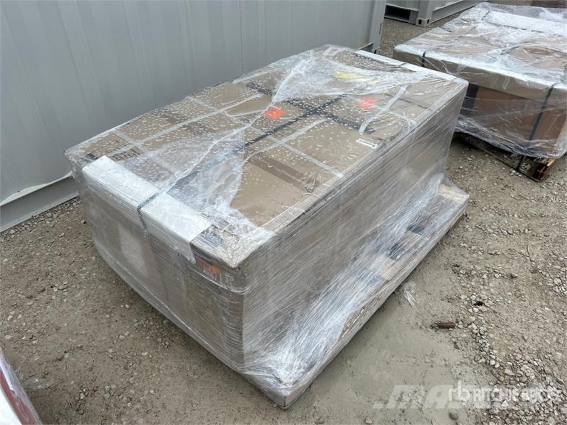 Quantity of (2) Whirlpool Air Conditioner Equipos de fundido
