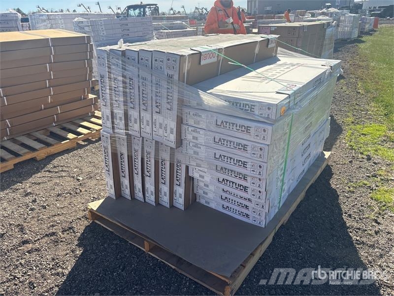  Quantity of (21) Leer Latitude Soft Folding Tonnea معدات النقل - غير ذلك