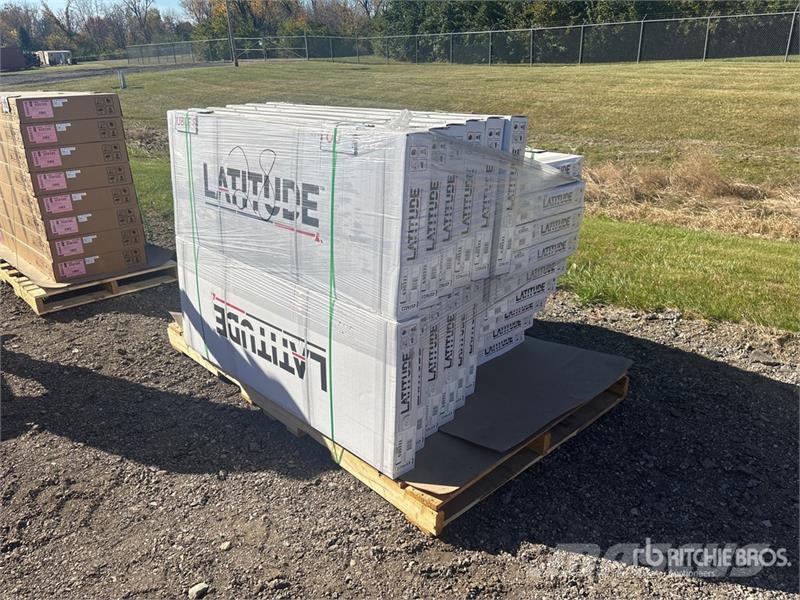  Quantity of (21) Leer Latitude Soft Folding Tonnea معدات النقل - غير ذلك