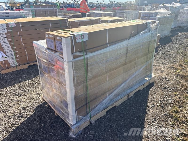 Quantity of (22) Leer Roll It Up Soft Rolling Tonn Transportes - Outros