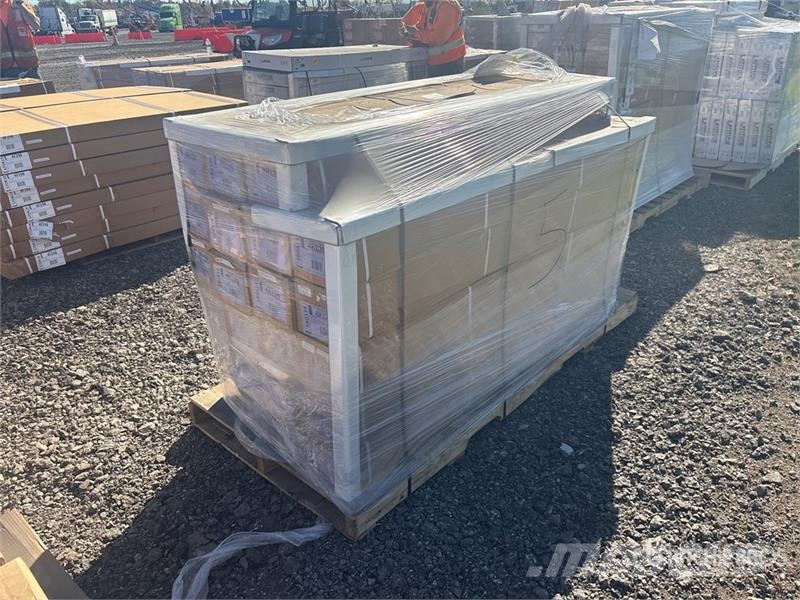 Quantity of (23) Soft Rolling Tonneau Cover (Unuse Transportes - Outros
