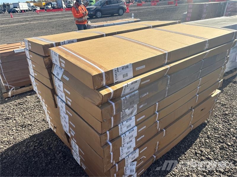  Quantity of (24) Soft Folding Tonneau Cover (Unuse Transportes - Outros
