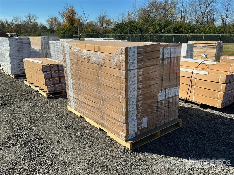  Quantity of (26) Soft Tri-Fold Tonneau Cover (Unus معدات النقل - غير ذلك