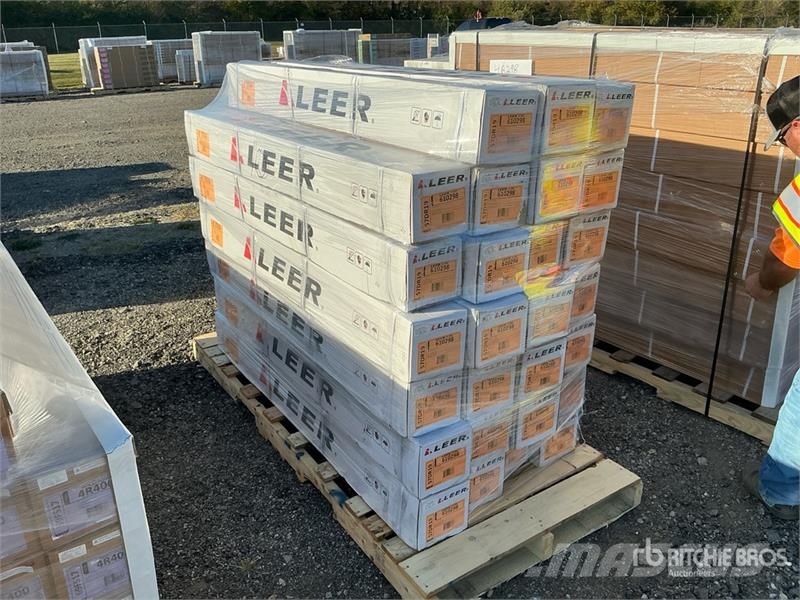 Quantity of (27) Leer SR250 Soft Rolling Tonneau C Otros componentes