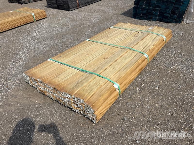 Quantity of (288) 1 in x 2 in x 8 ft PT Lumber Otros componentes