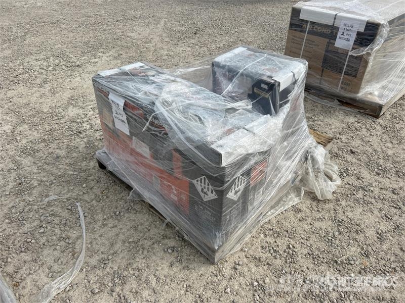  Quantity of (3) 2000 Portable Power Station Otros componentes