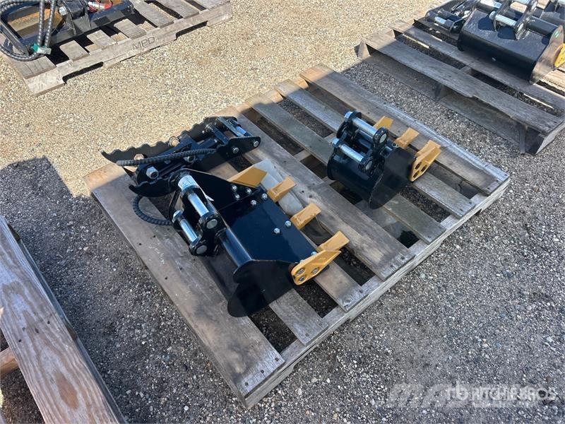 Quantity of (3) Mini Excavator Attachments (Unuse Otros componentes