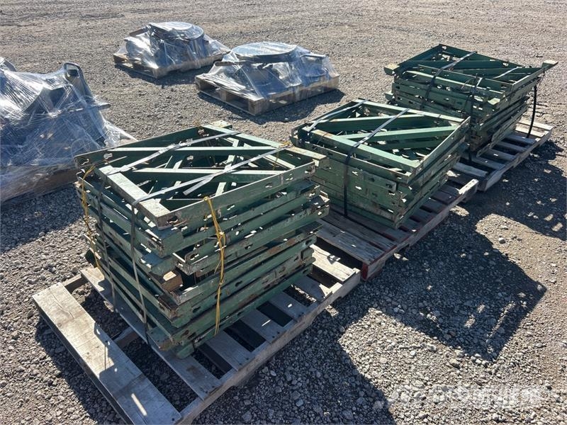  Quantity of (3) Pallets of Concrete Forms Zubehör