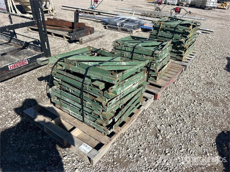  Quantity of (3) Pallets of Concrete Forms Zubehör
