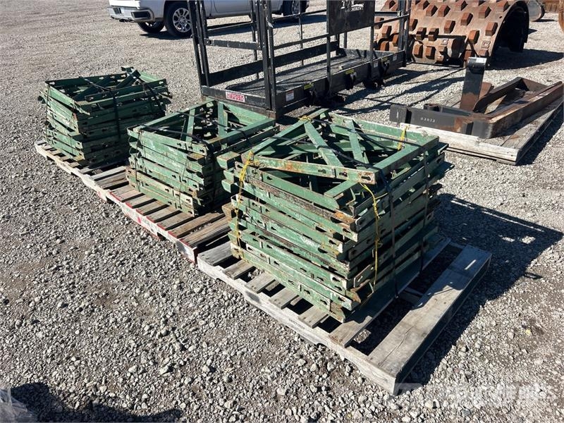  Quantity of (3) Pallets of Concrete Forms Zubehör