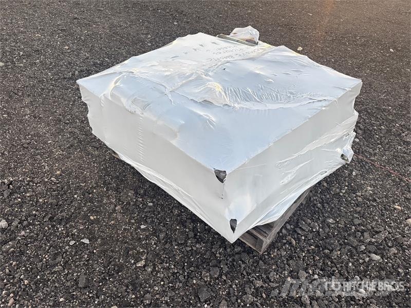 Quantity of (3) Pallets of Soft Pins Outros componentes
