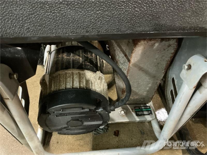 Quantity of (3) Portable Generator Set Muud generaatorid