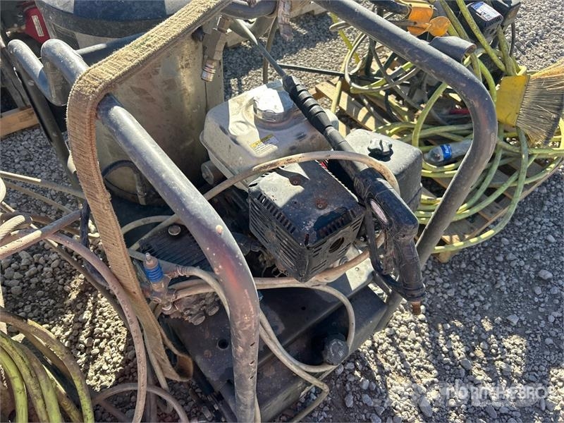 Quantity of (3) Pressure Washer Mazgātāji ar zemu spiedienu