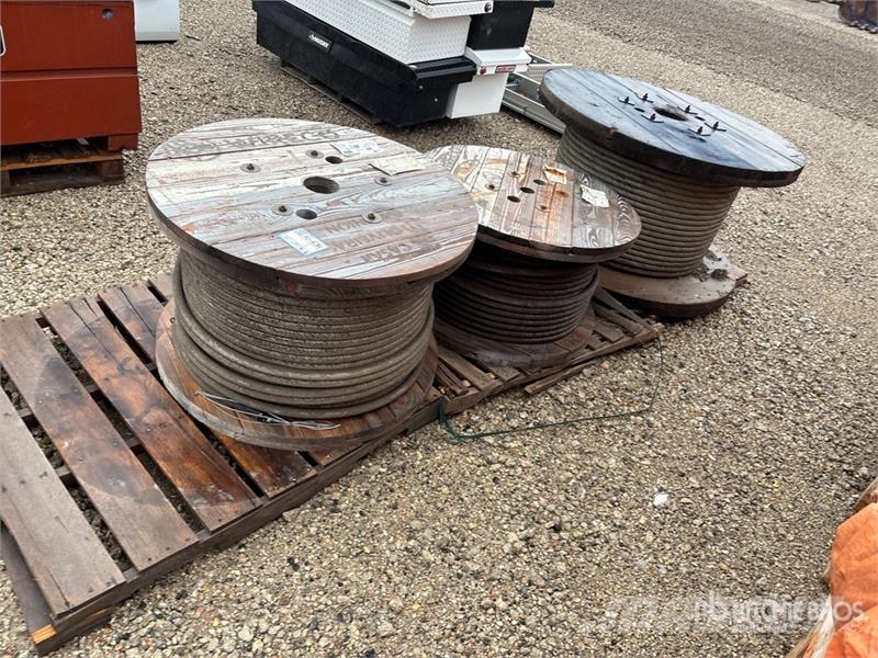 Quantity of (3) Reels of Cable Outros componentes