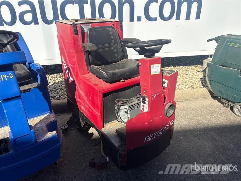  Quantity of (3) Ride-On Floor Scrubber مقطورات أخرى