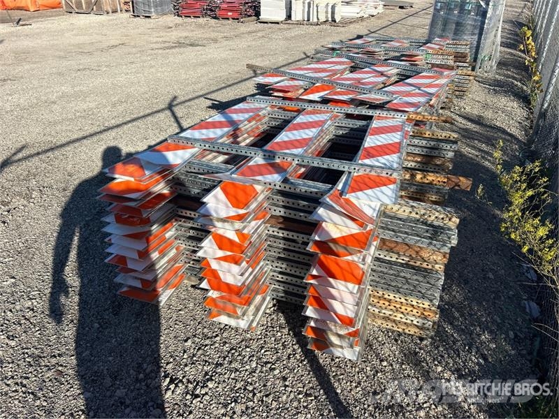  Quantity of (3) Road Barrier Andet tilbehør