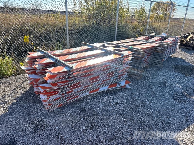  Quantity of (3) Road Barrier Andet tilbehør