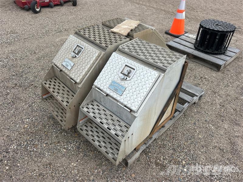  Quantity of (3) Side Boxes w/ Steps 운송 장비 - 기타