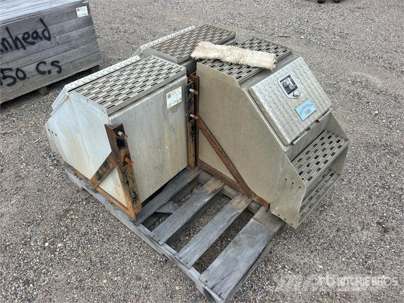  Quantity of (3) Side Boxes w/ Steps 운송 장비 - 기타