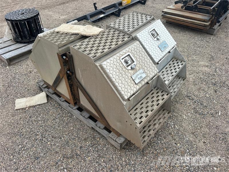  Quantity of (3) Side Boxes w/ Steps 운송 장비 - 기타