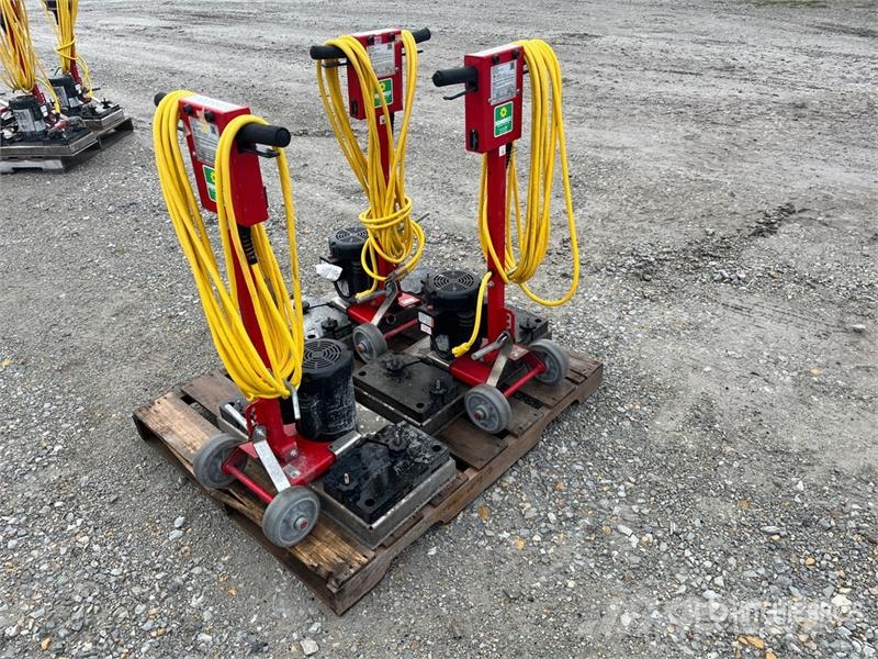  Quantity of (3) Square Scrub EBG28 Walk-Behind Ele Druge prikolice