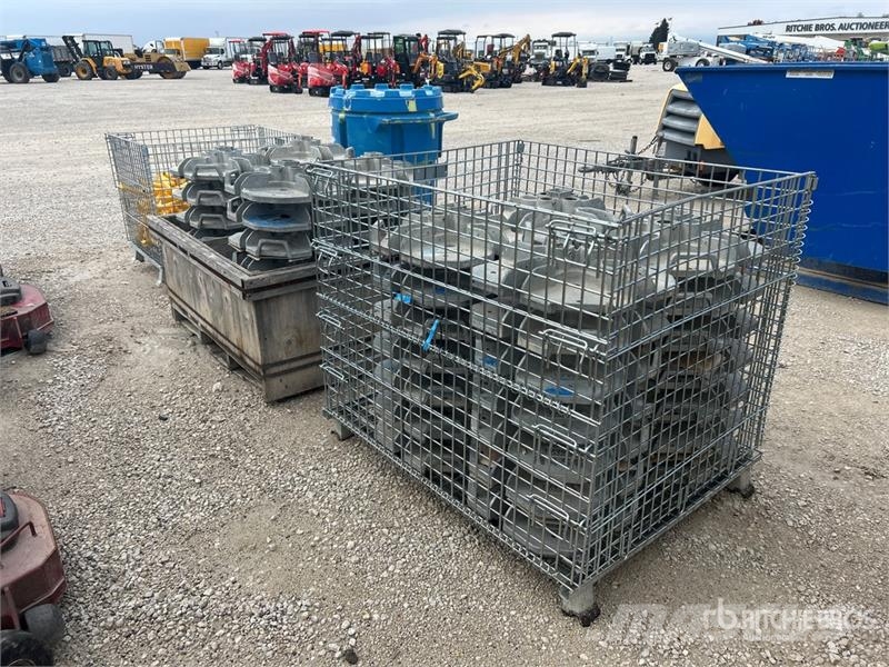 Quantity of (3) Wrought Iron Livestock Gate 其他畜牧業機械和配件