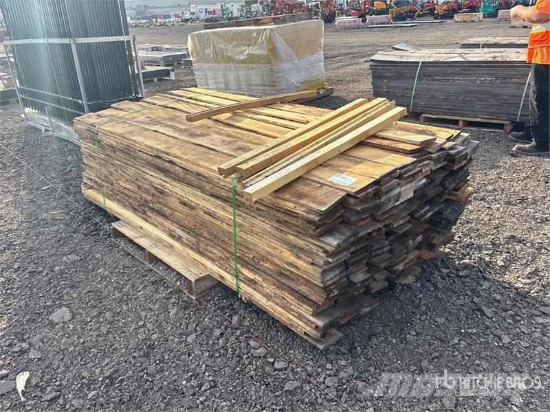 Quantity of (340) 1 in x 6 in x 8 ft Fence Plank Vintsid, telfrid ja materjaliliftid
