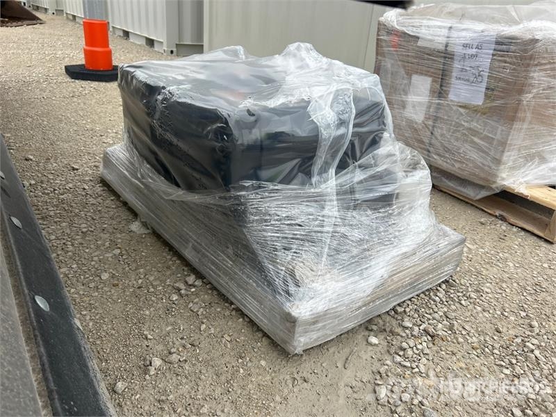  Quantity of (4) 1 Gauge 25 ft Heavy Duty Booster C Outros componentes