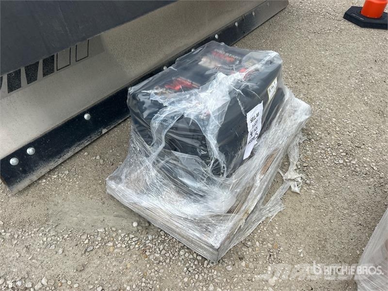  Quantity of (4) 1 Gauge 25 ft Heavy Duty Booster C Outros componentes