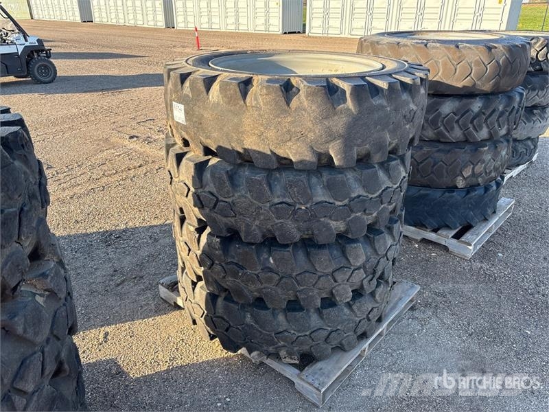  Quantity of (4) 13.00-28 Tires Tyres, wheels and rims