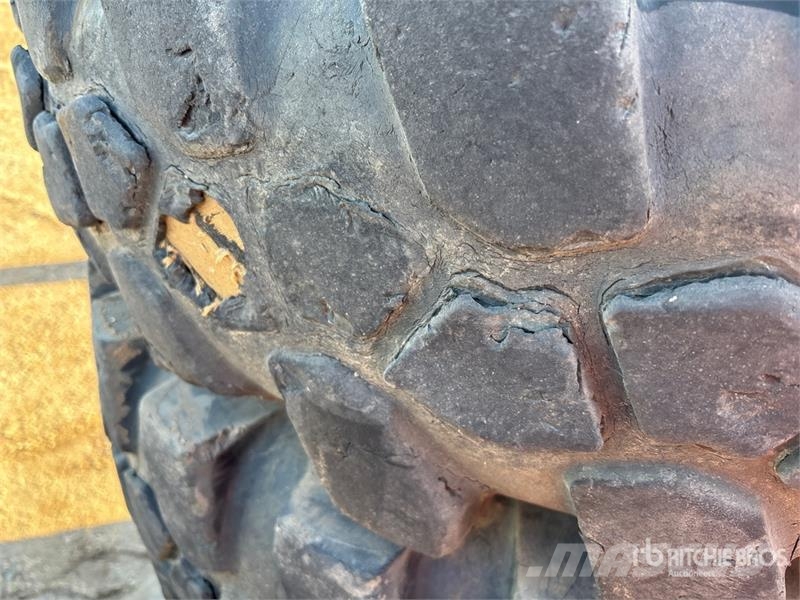  Quantity of (4) 13.00-28 Tires Tyres, wheels and rims