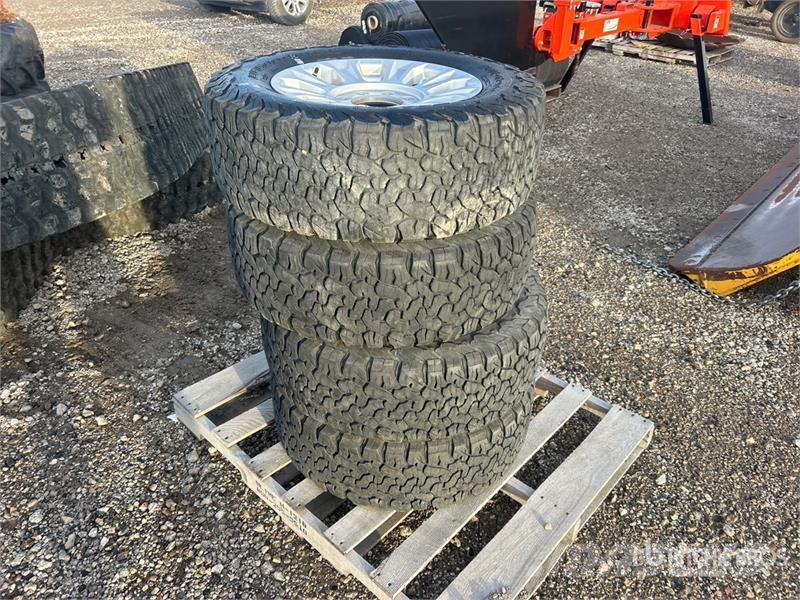 Quantity of (4) 275/65R18 Tires Gume, kolesa in platišča