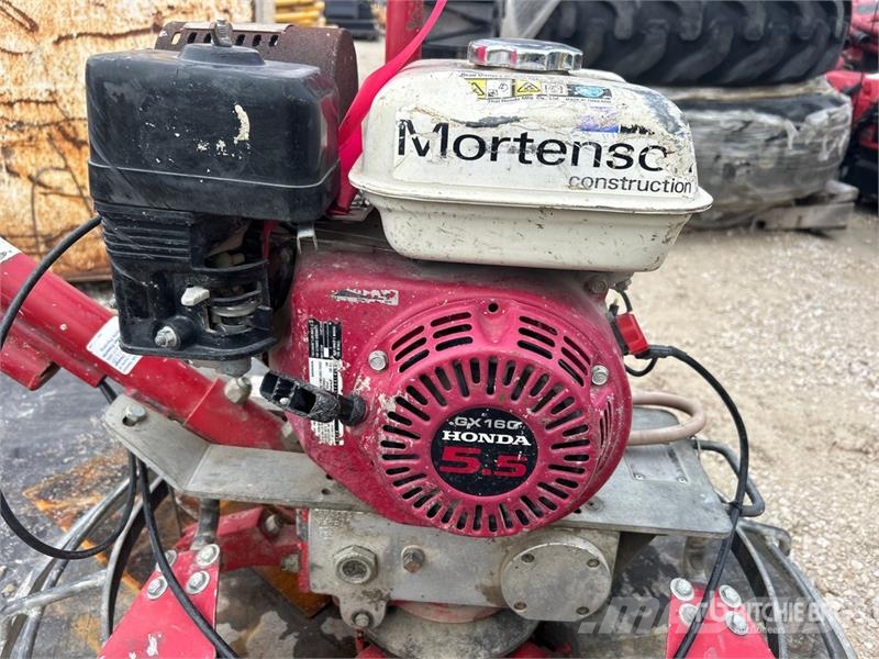Quantity of (4) Concrete Power Trowels Outros Florestal