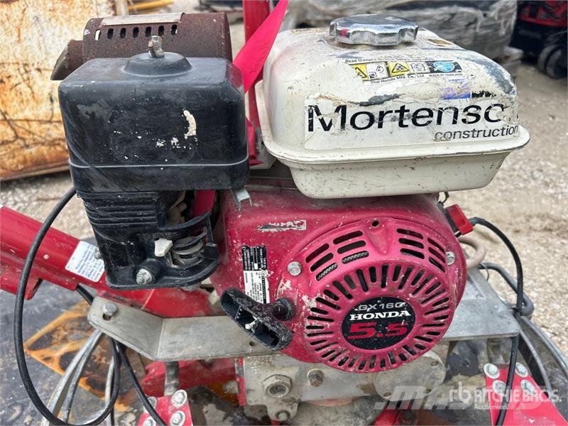 Quantity of (4) Concrete Power Trowels Outros Florestal