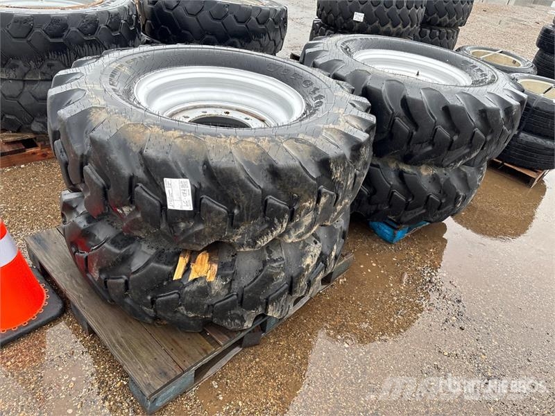  Quantity of (4) G-2 Tires الإطارات والعجلات والحافات