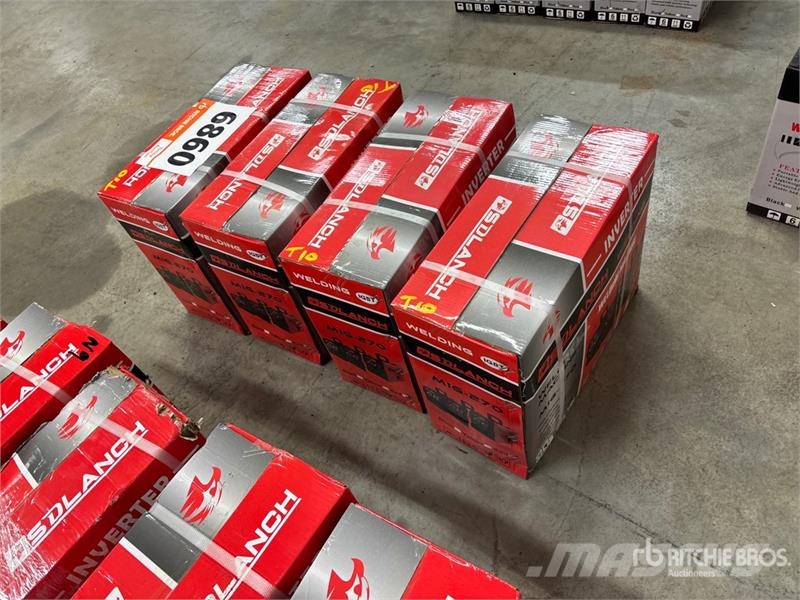 Quantity of (4) MIG-270 115 A MIG Electric Welder Máquinas de soldar
