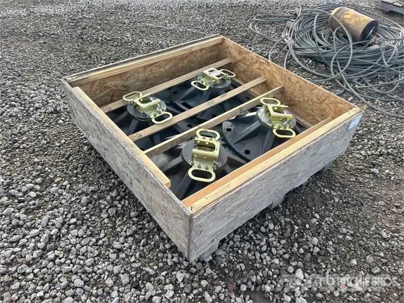  Quantity of (4) Outrigger Pads Запчасти для кранов