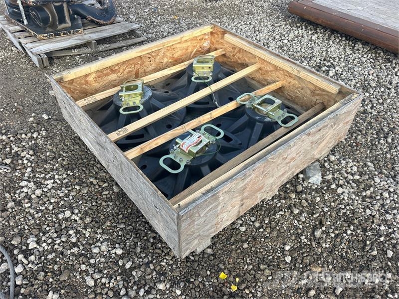  Quantity of (4) Outrigger Pads Запчасти для кранов