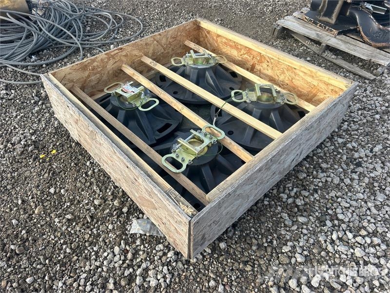  Quantity of (4) Outrigger Pads Запчасти для кранов
