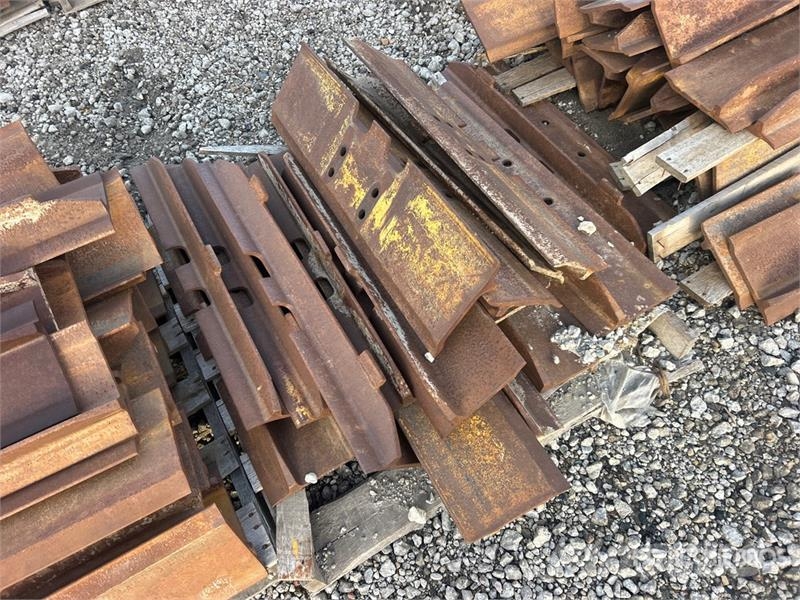 Quantity of (4) Pallets of 34 in and (2) Pallets o Andet tilbehør