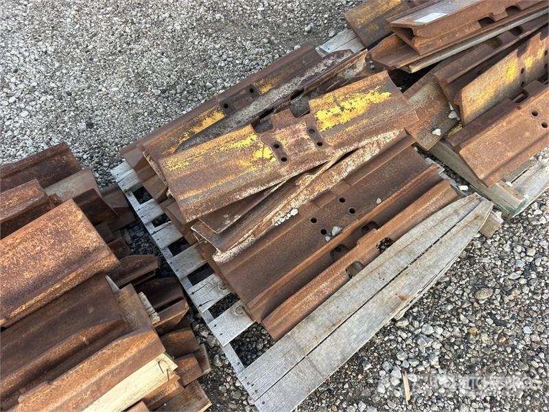Quantity of (4) Pallets of 34 in and (2) Pallets o Andet tilbehør
