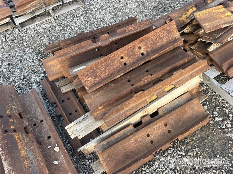 Quantity of (4) Pallets of 34 in and (2) Pallets o Andet tilbehør