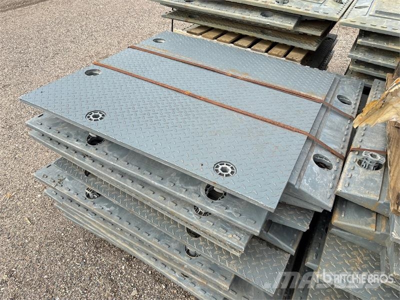 Quantity of (4) Pallets of Crane Mats Pacēlāju/krānu aprīkojums