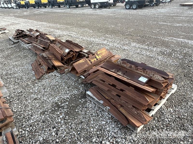 Quantity of (4) Pallets of 34 in and (2) Pallets o Andet tilbehør