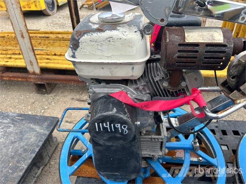 Quantity of (4) Pneumatic Concrete Trowels Építőipar - Egyebek