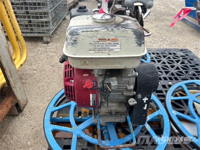 Quantity of (4) Pneumatic Concrete Trowels Építőipar - Egyebek