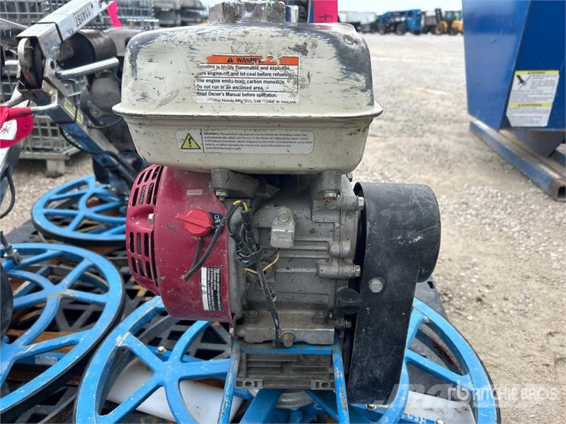 Quantity of (4) Pneumatic Concrete Trowels Építőipar - Egyebek