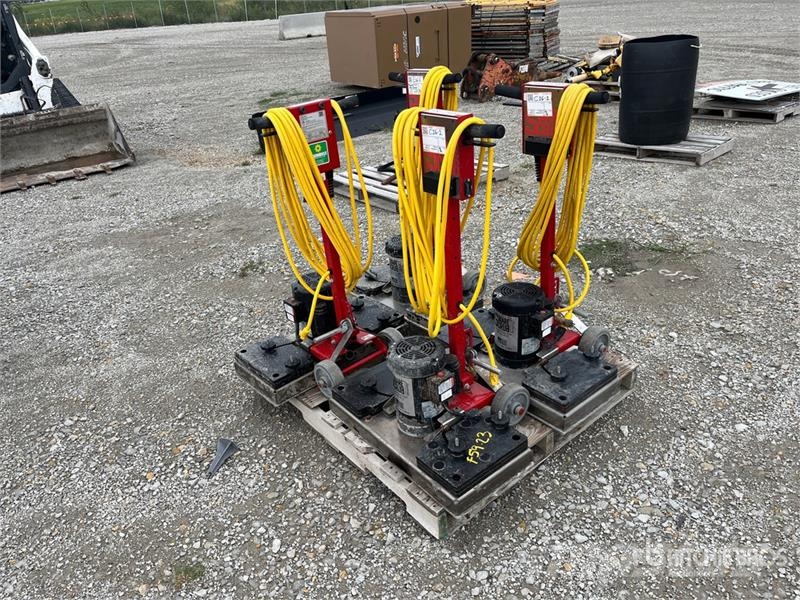 Quantity of (4) Square Scrub EBG28 Walk-Behind Ele Autre remorque agricole
